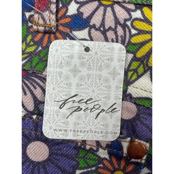 NWT Wrangler Women's Wanderer 622 High Rise Floral Flare Jeans - 33x34 (35x33.5) - Picture 4 of 8